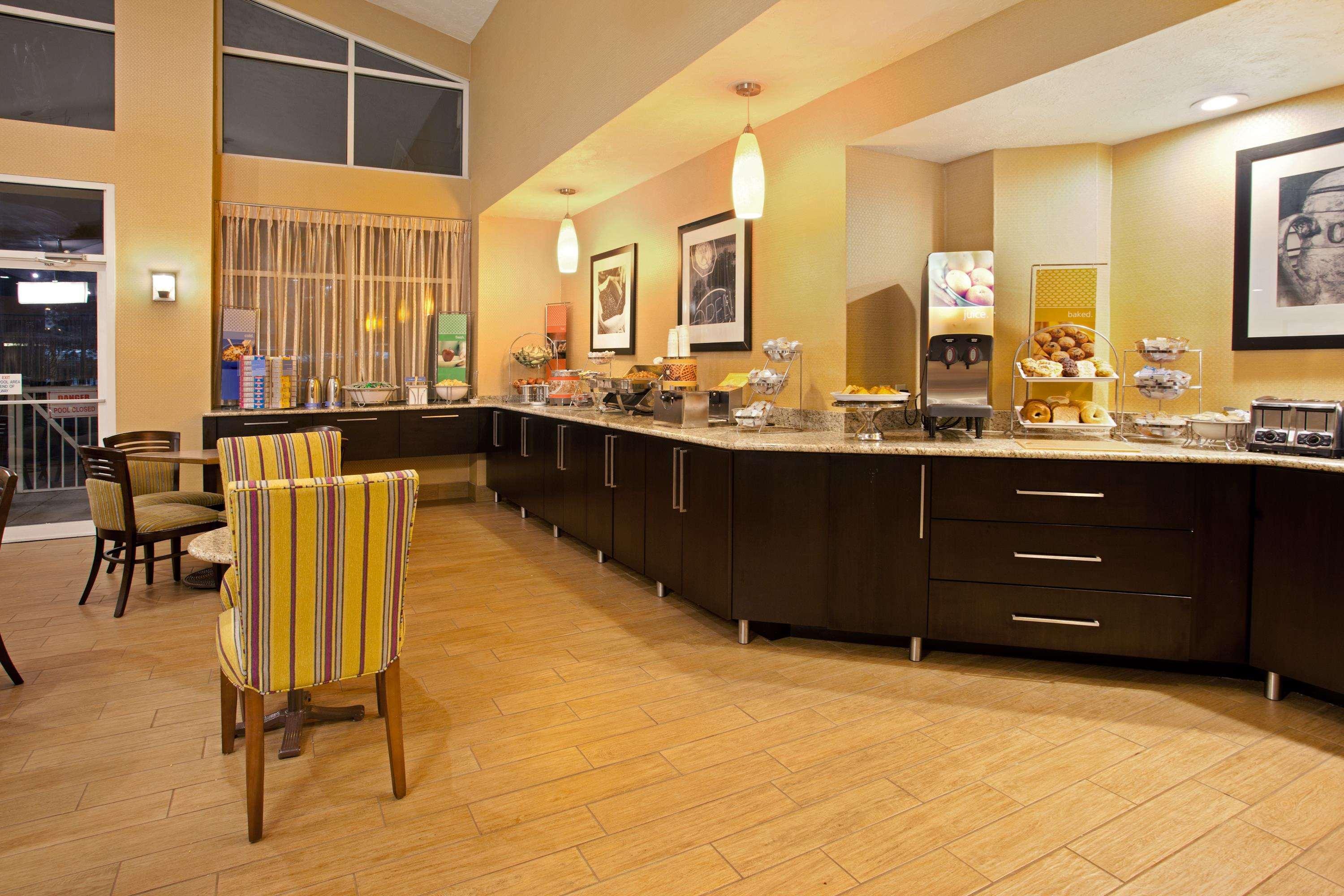 Hampton Inn & Suites Cleveland-אינדפנדנס מראה חיצוני תמונה