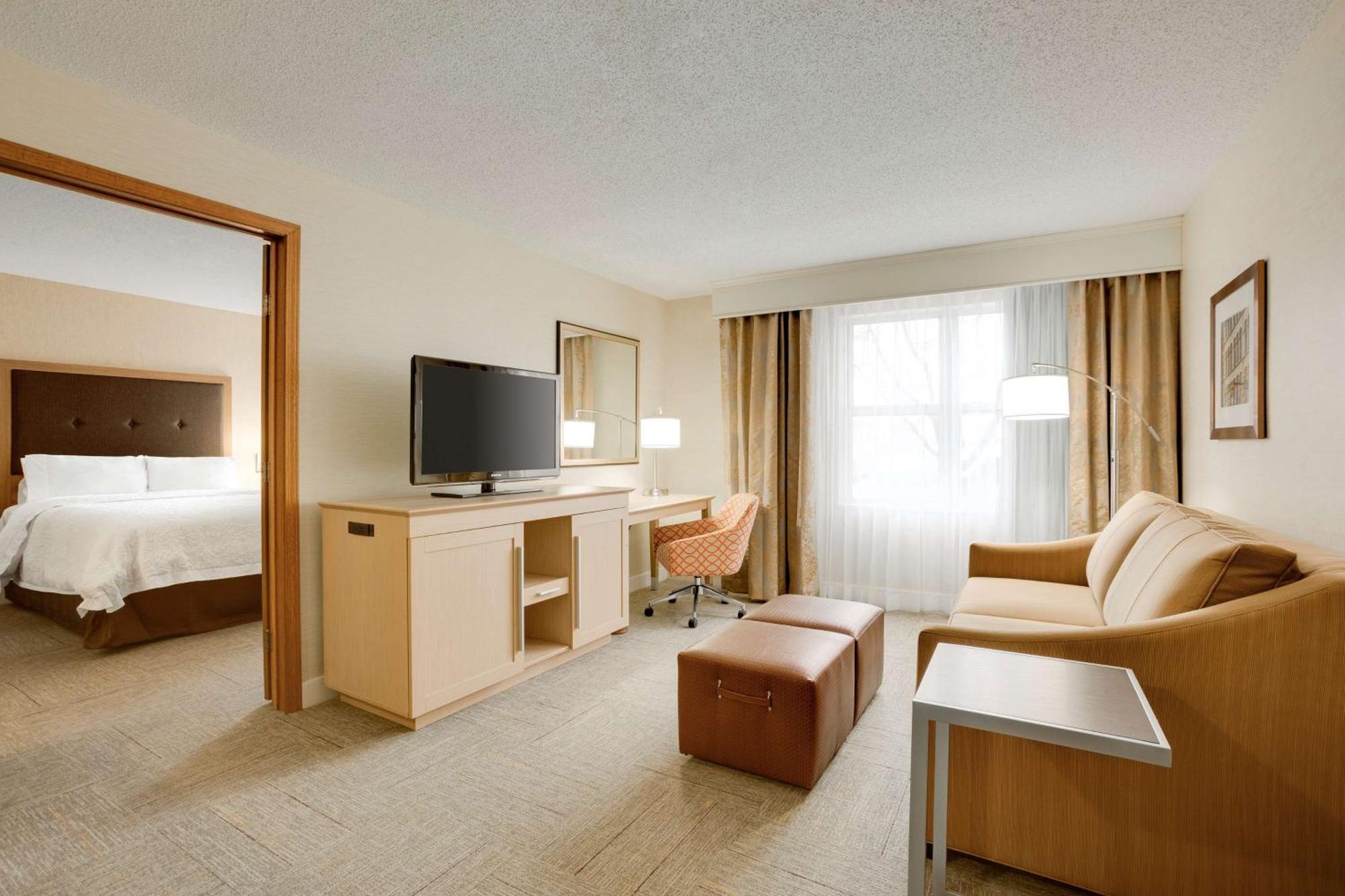 Hampton Inn & Suites Cleveland-אינדפנדנס מראה חיצוני תמונה