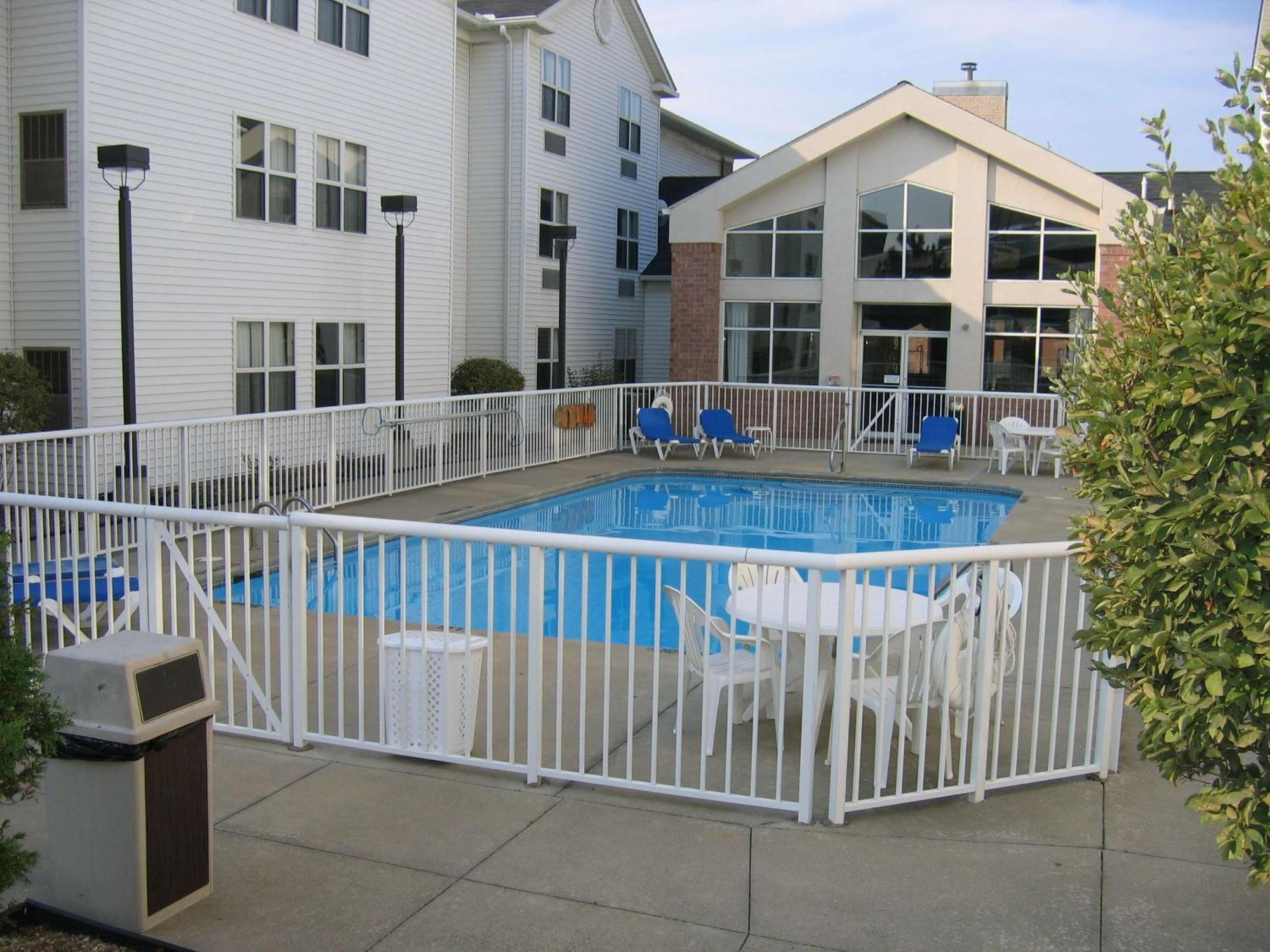 Hampton Inn & Suites Cleveland-אינדפנדנס מראה חיצוני תמונה