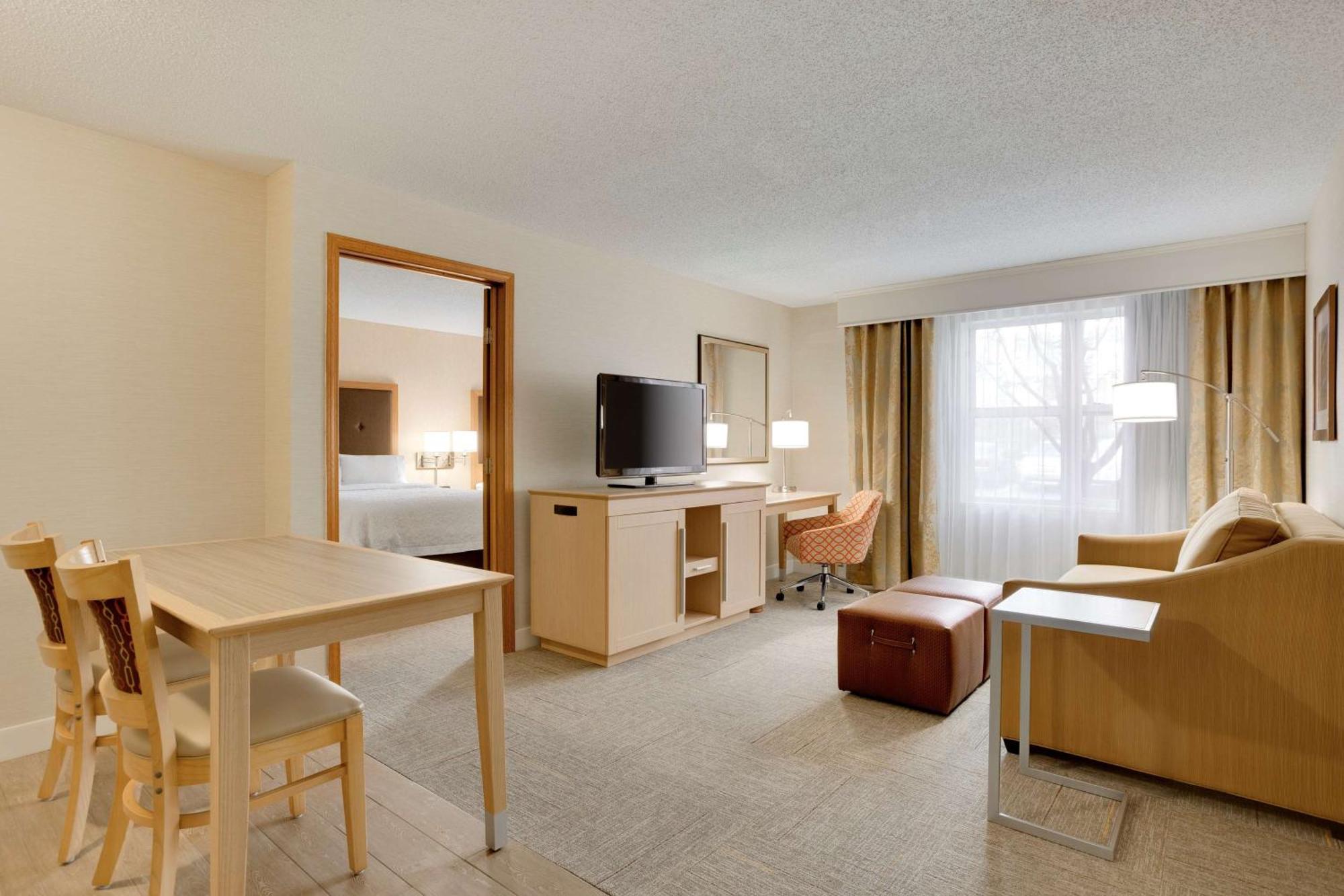 Hampton Inn & Suites Cleveland-אינדפנדנס מראה חיצוני תמונה
