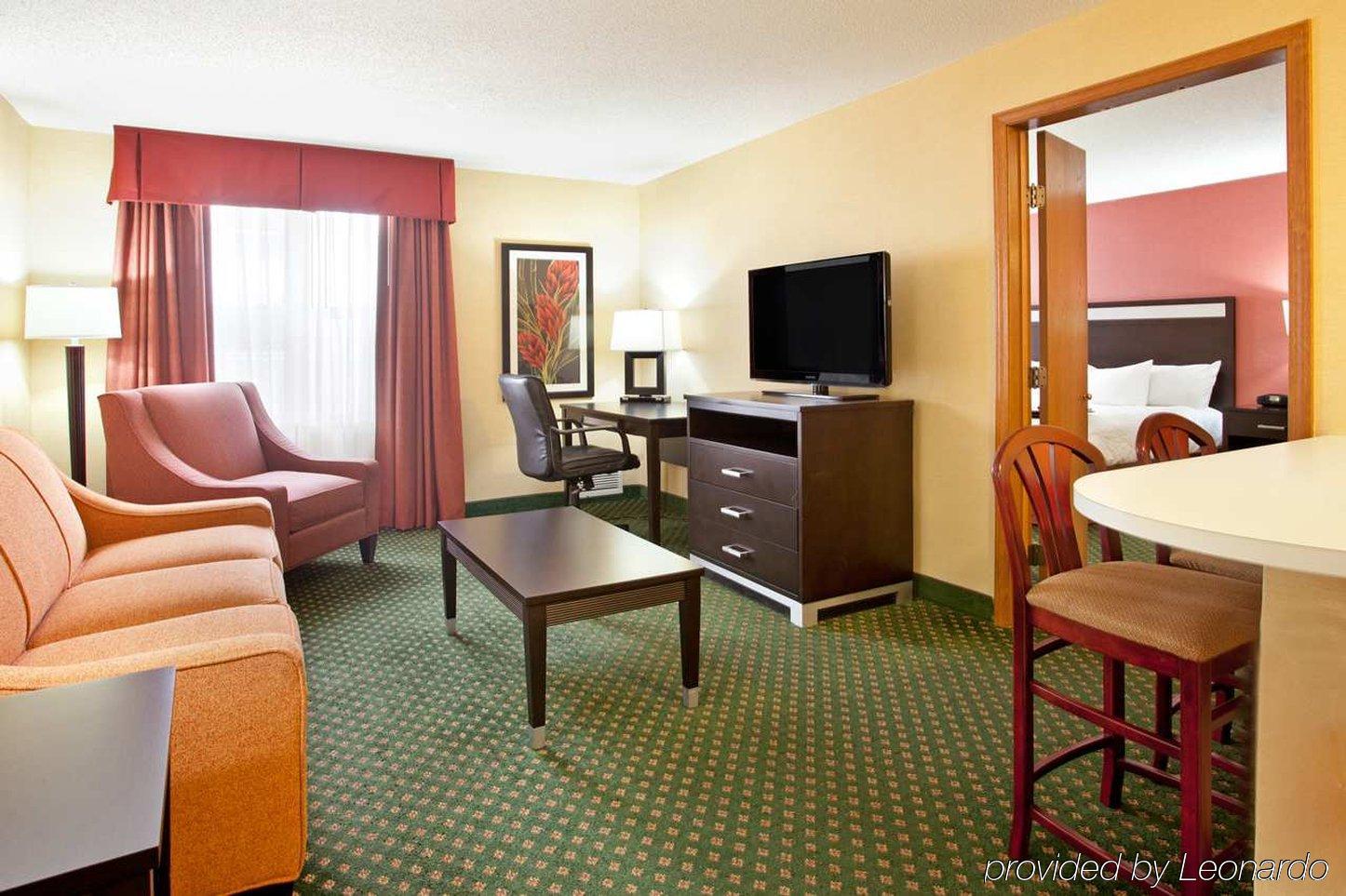 Hampton Inn & Suites Cleveland-אינדפנדנס מראה חיצוני תמונה